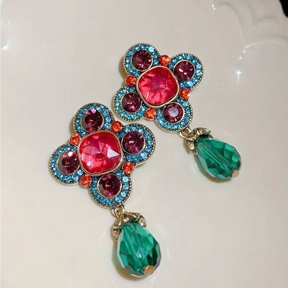 18K Gold Plated Vintage Style Flower Rhinestone Dangle Earring NWT - Picture 3 of 6